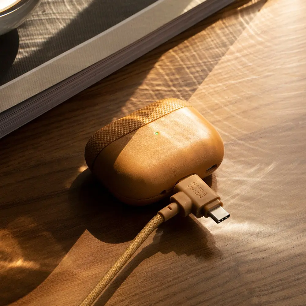 AirPods Pro 2 Kılıf, Qi ve MagSafe Şarj Uyumlu Suni Deri - Native Union RE Classic