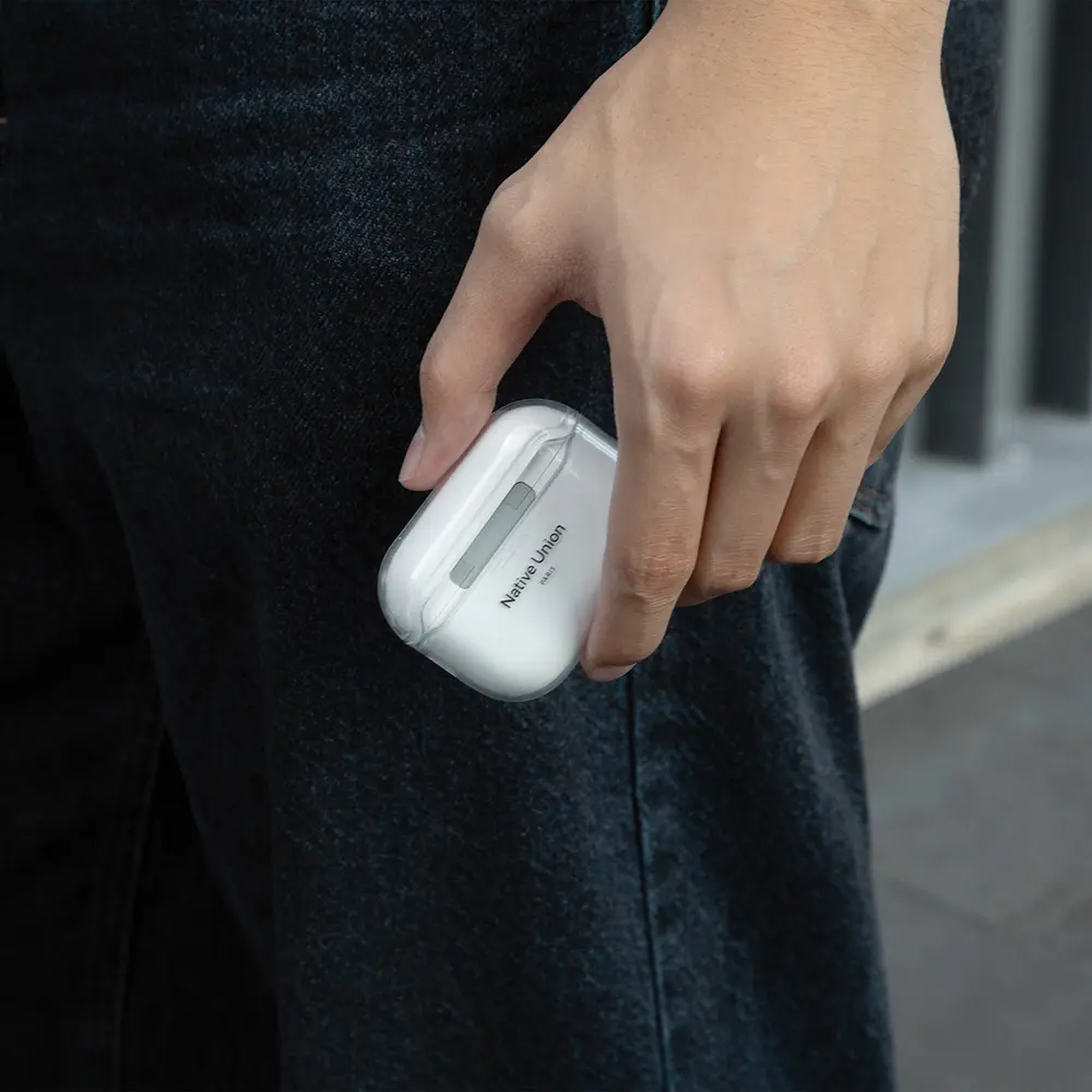 AirPods Pro 3 Şeffaf Silikon Kılıf, Qi ve MagSafe Uyumlu - Native Union Clear