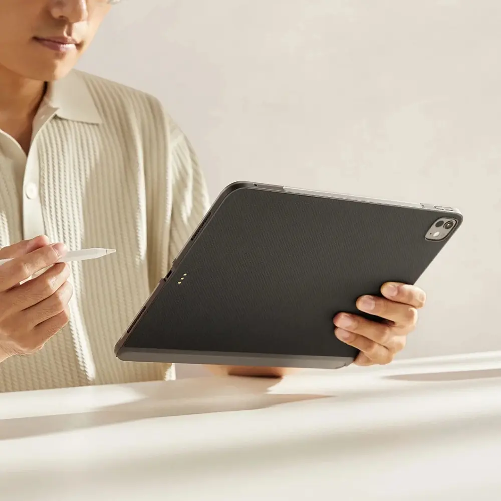 iPad Pro 13" (M4) Ultra İnce Aramid Fiber Kılıf - Pitaka Classic
