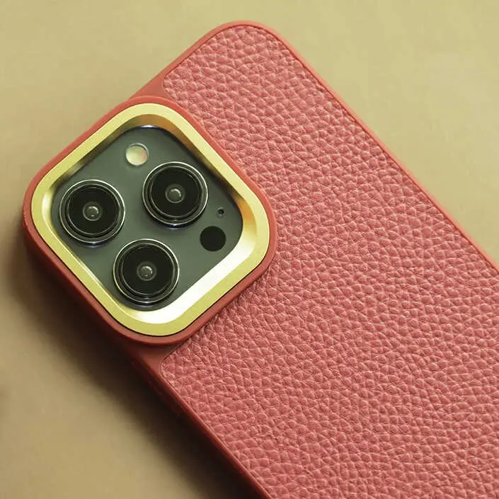 iPhone 14 Plus Deri Kılıf, Metal Kamera Çerçeveli - Kajsa Litchi