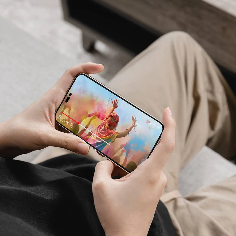 iPhone 14 Pro Max Temperli Cam Ekran Koruyucu - Switcheasy Vetro 9H