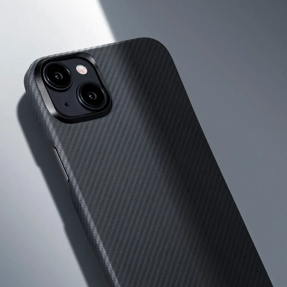 iPhone 15 Plus MagSafe Uyumlu Aramid Fiber Kılıf - Pitaka Ultra-Slim Classic