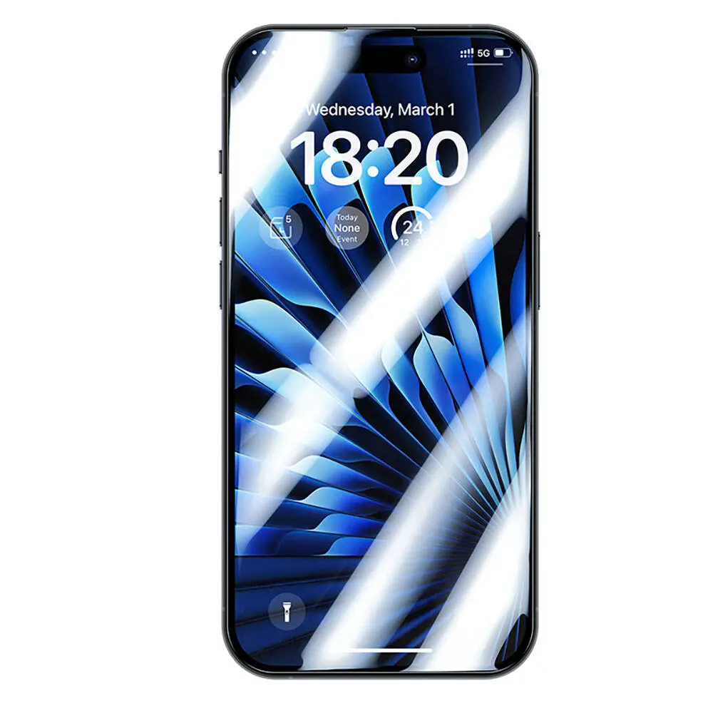 iPhone 15 Pro Temperli Cam Ekran Koruyucu, Uygulama Aparatlı - Benks Glass Warrior