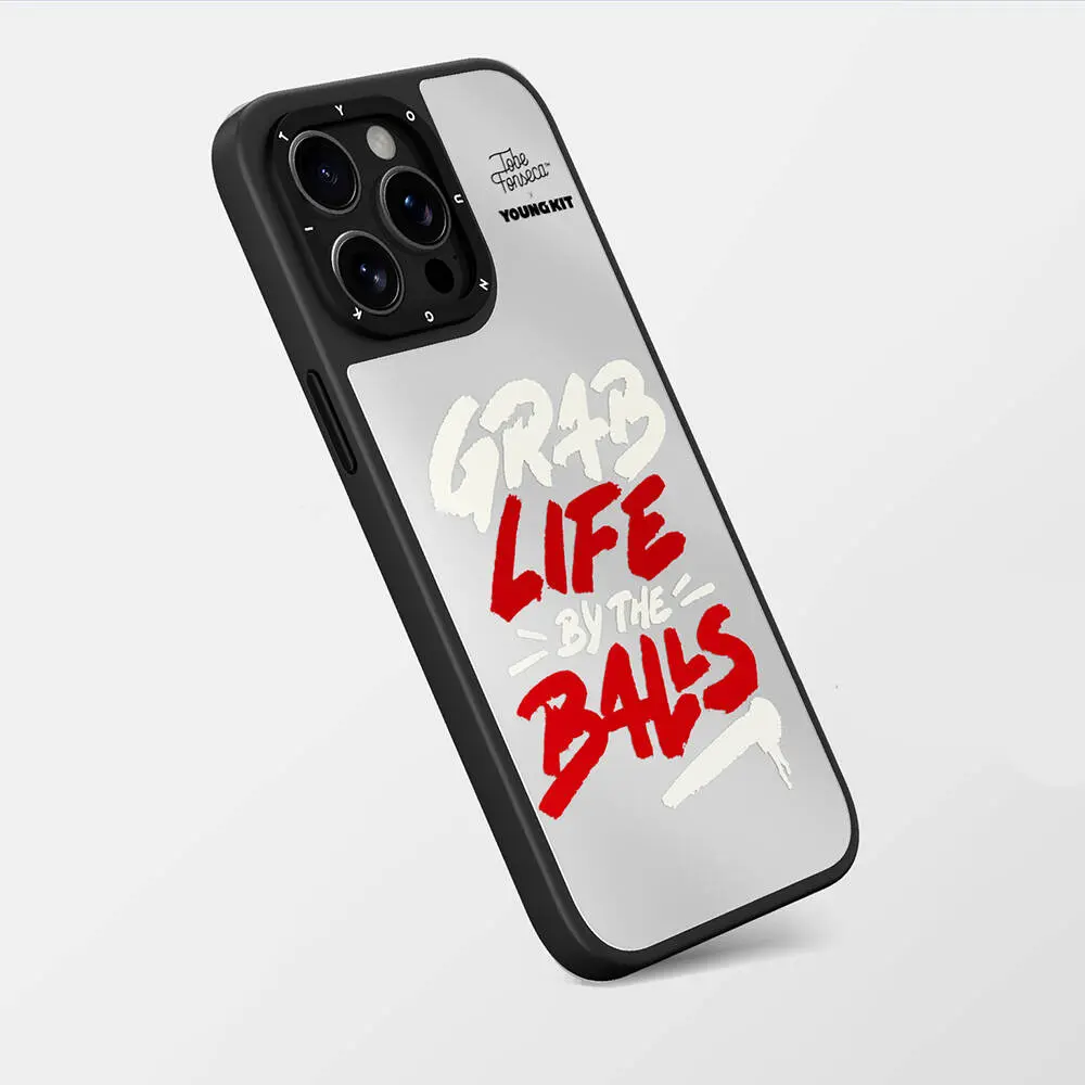 iPhone 15 Pro Aynalı Kılıf - Youngkit Tobias Fonseca Tasarımı