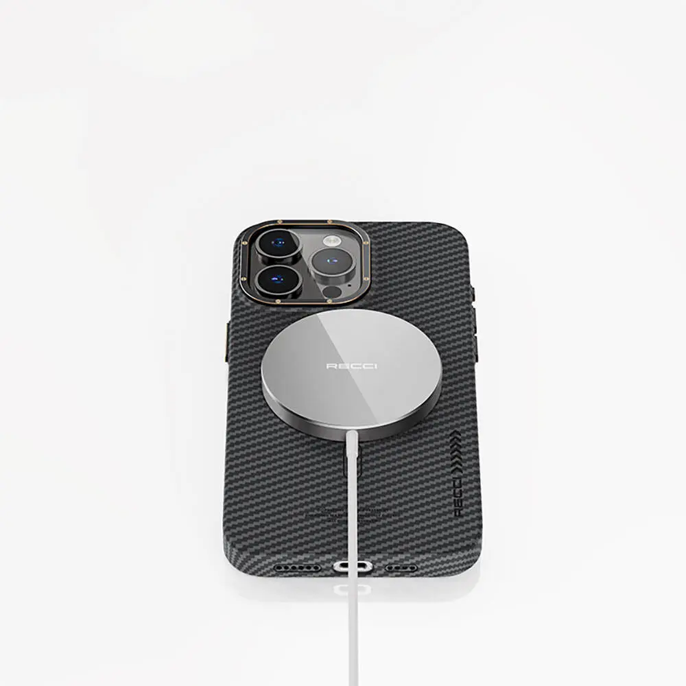 iPhone 15 Pro MagSafe Uyumlu Karbon Kılıf - Recci Machinist