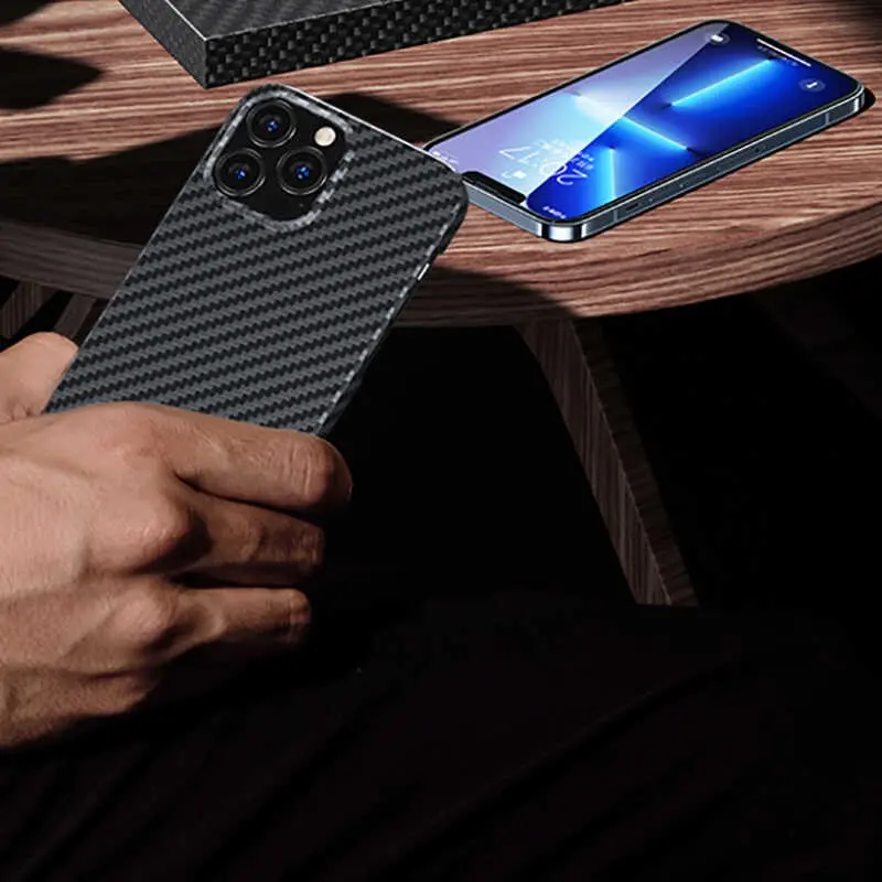 iPhone 13 MagSafe Uyumlu Aramid Karbon Kılıf Seti - Benks 3 in 1