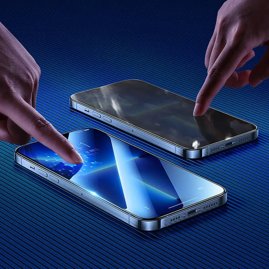 iPhone 13 Pro Max Mat Ekran Koruyucu, Parmak İzi Bırakmayan Cam - Benks