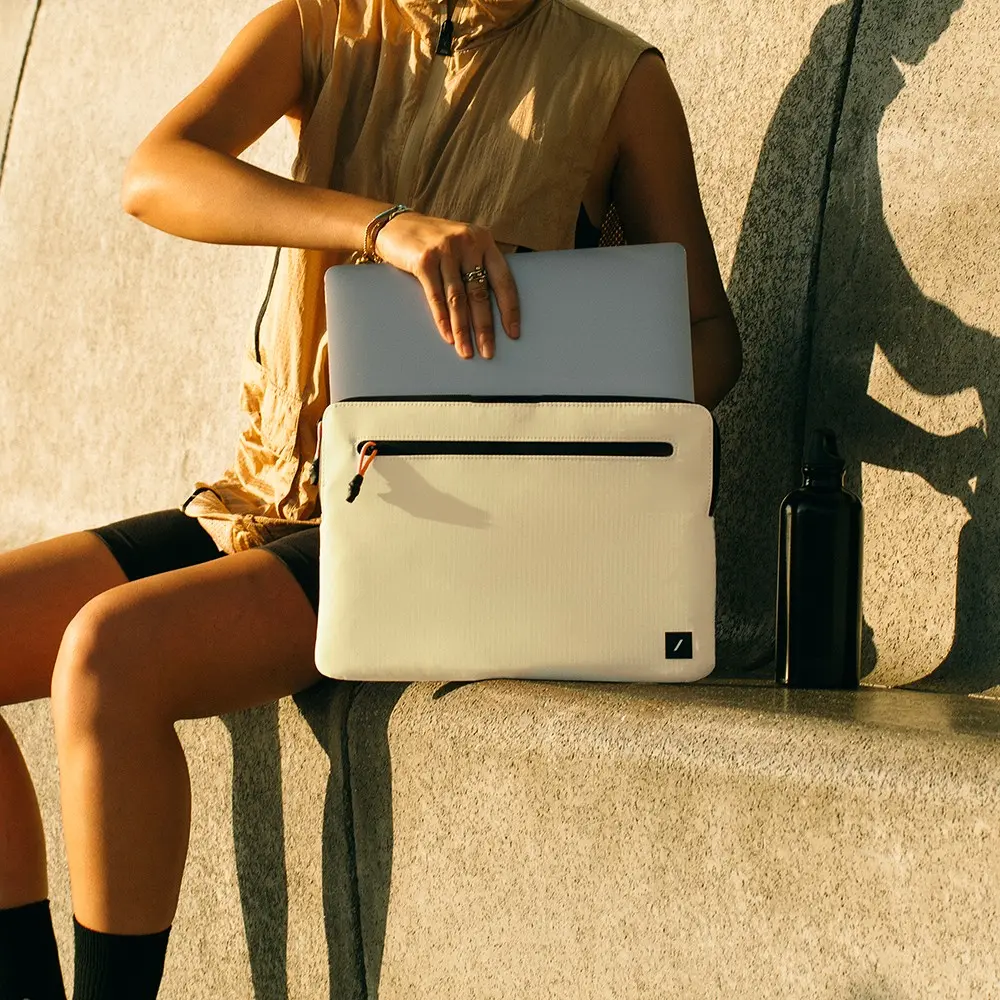 Native Uninon Ultralight Sleeve Serisi Su Geçirmez Ripstop Kumaş 16 inç Macbook Çantası