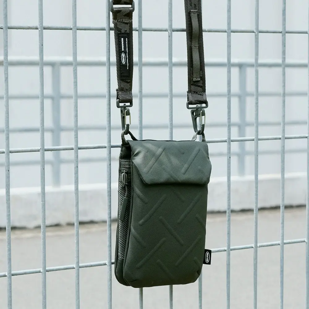 Skinarma Sling Pouch Juno Cross-Hatch Desenli Naylon Çapraz Vücut Çantası