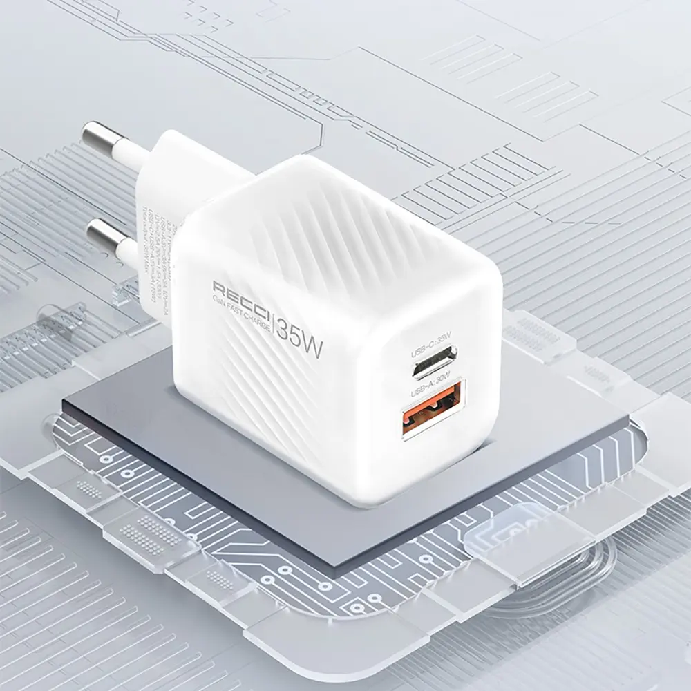 Recci RC83E 35W GaN Şarj Adaptörü, USB-C PD ve USB-A QC3.0