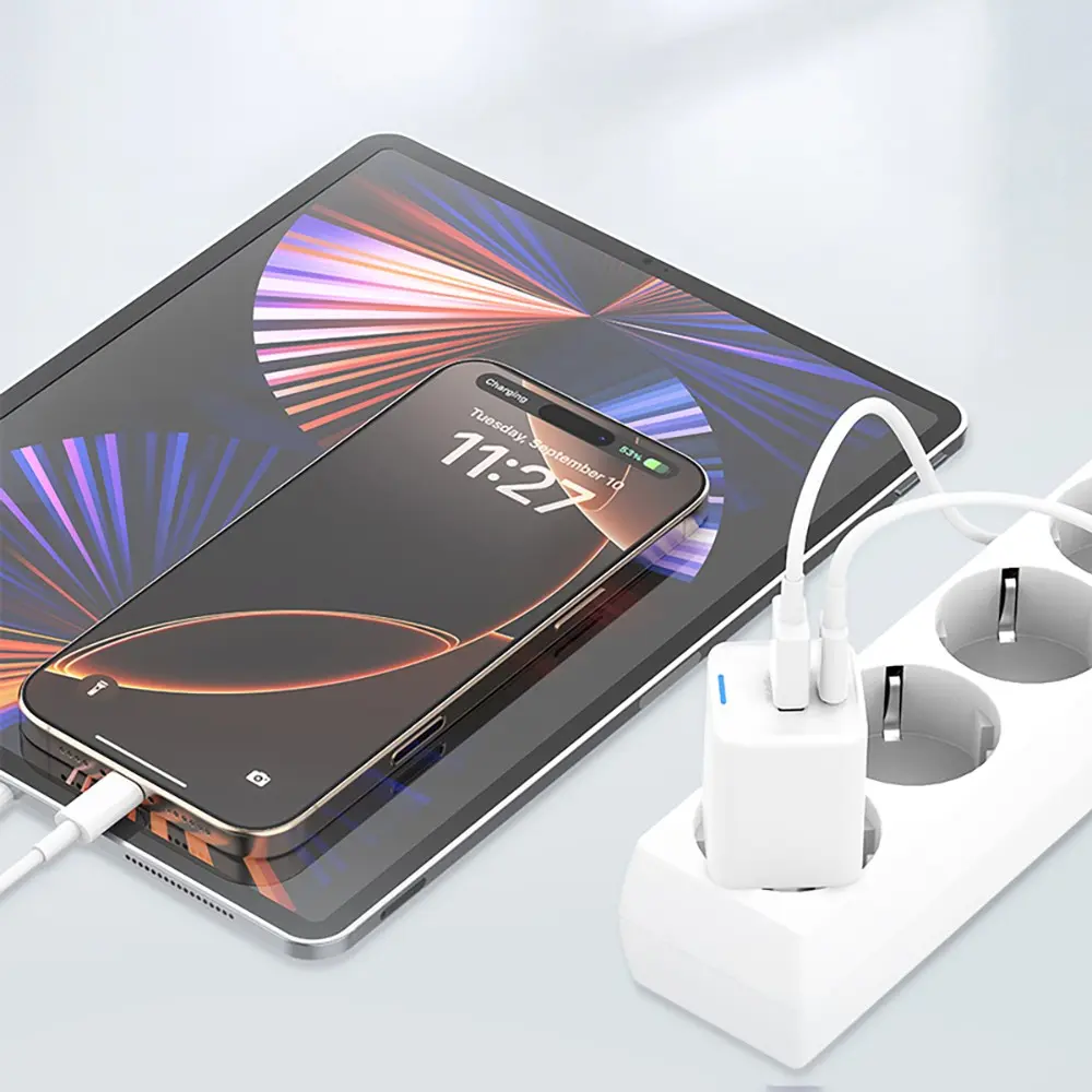 Recci RC107E 30W GaN Hızlı Şarj Adaptörü, USB-C PD ve USB-A