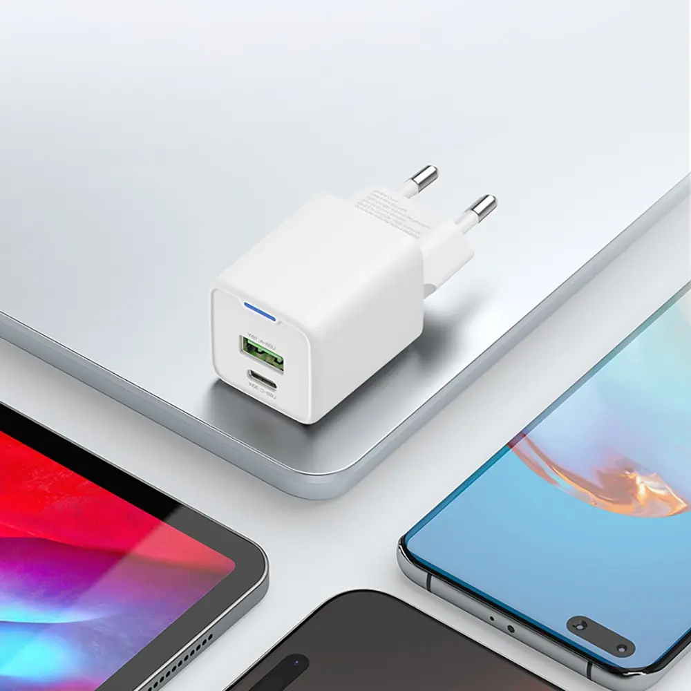 Recci RC107E 30W GaN Hızlı Şarj Adaptörü, USB-C PD ve USB-A