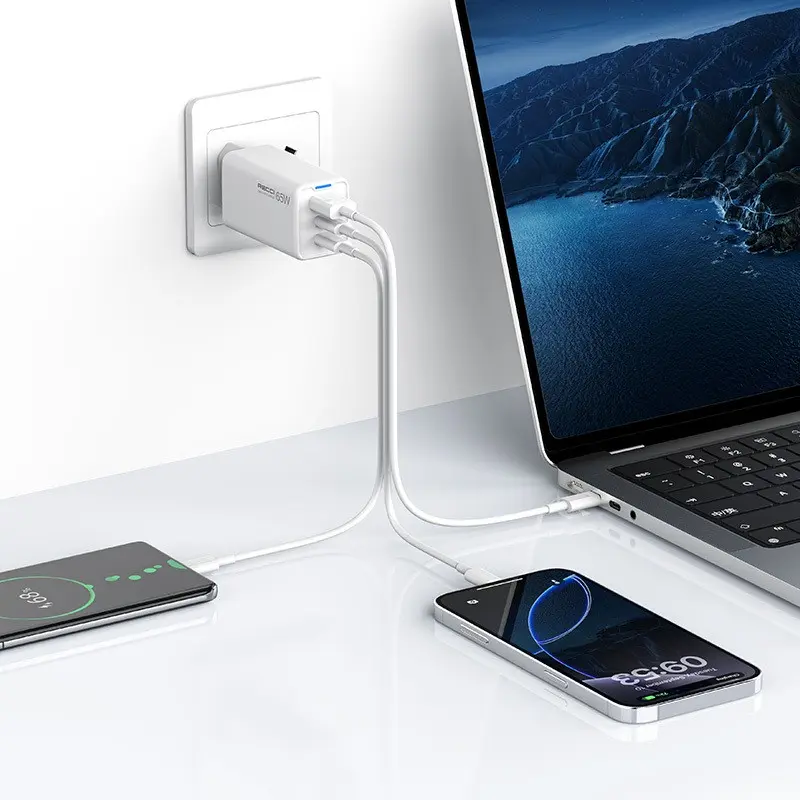 Recci RC109E 65W GaN Hızlı Şarj Adaptörü - Type-C PD & USB-A