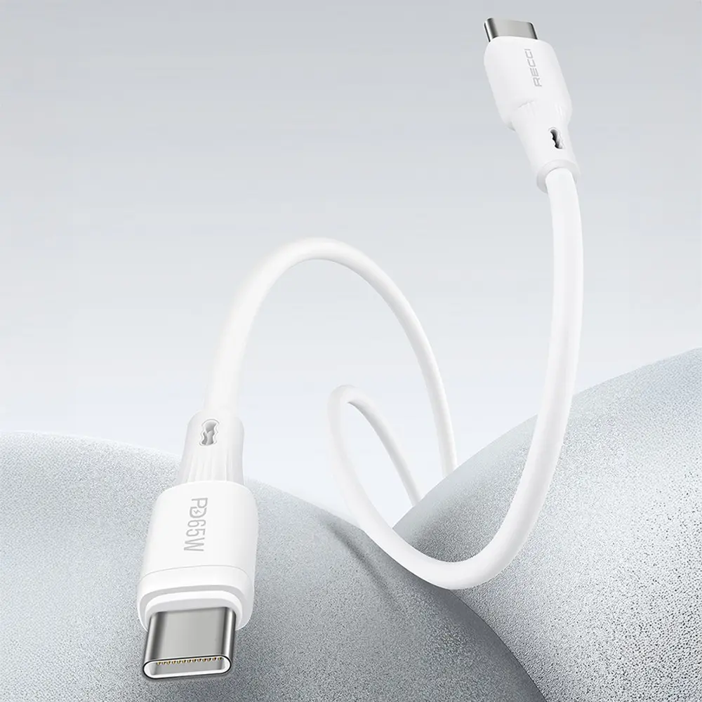 Recci RC123E GaN Şarj Adaptörü, 65W PD ve Type-C Kablo Seti