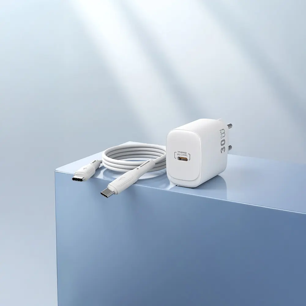 Wiwu Wi-G008 Essen GaN 30W PD Şarj Adaptörü ve Type-C Kablo Seti